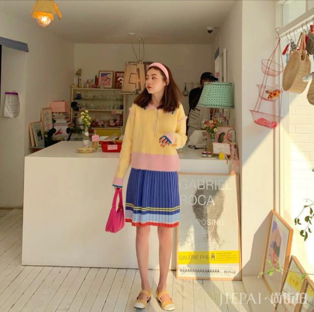 时髦个性早秋装撞色风来袭，这样搭配时尚又显气质