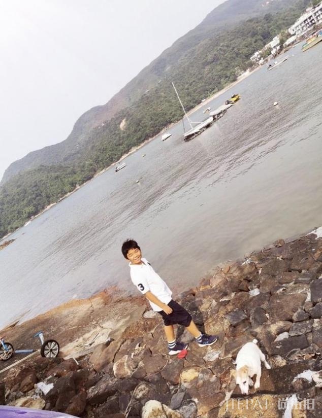 温碧霞晒全家福为养子庆生，称其是自己的小情人，嘴对嘴举止亲昵