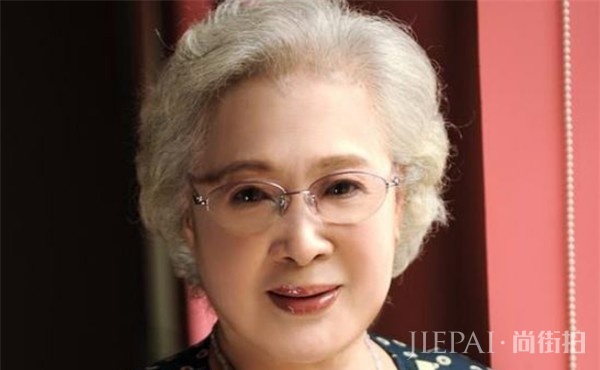5位奶奶辈女演员：前4位选择优雅老去，第5位选择了“玻尿酸”