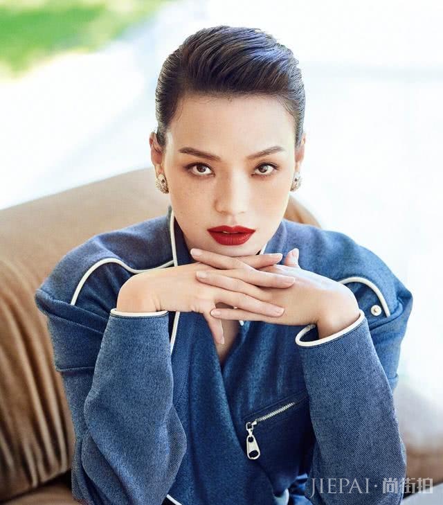 不涂红唇穿上公主裙也不够高级,热巴倪妮的初秋美妆技巧学起来