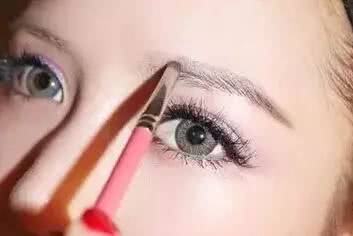 化妆错误等于毁容,8个雷区千万别踩