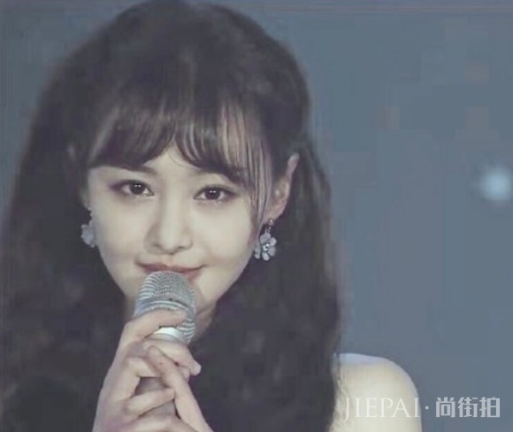 被曝即将结婚,并退圈在家生娃?郑爽现场当即回应!