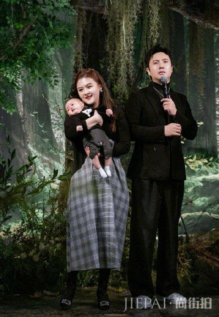 沈腾妻子胖成球，婚后两人“幸福肥”？网友：这是要一起胖下去？