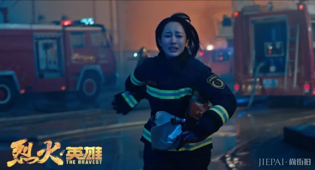 救场如救火 制造主旋律爆款的为何总是香港导演?