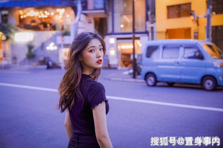 对待辱华品牌，杨幂刘雯很刚，张艺兴避重就轻，林允开启装傻模式