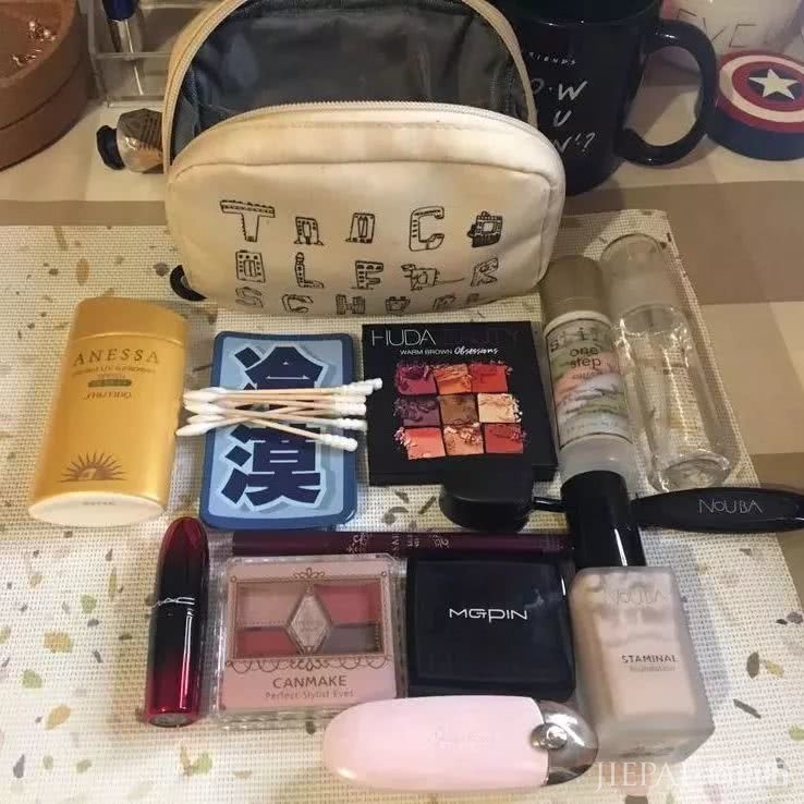 到底是什么神仙眼影盘,能让戚薇用到铁皮