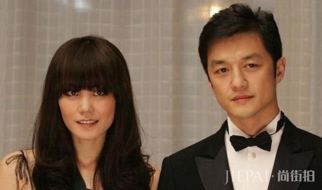 活久见！李亚鹏与窦唯前妻高源竟是好朋友，照片曝光相处融洽