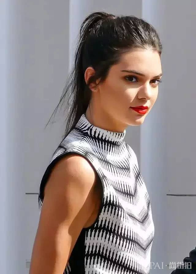 梳个漂亮发型上班,15招让你时髦又显脸小