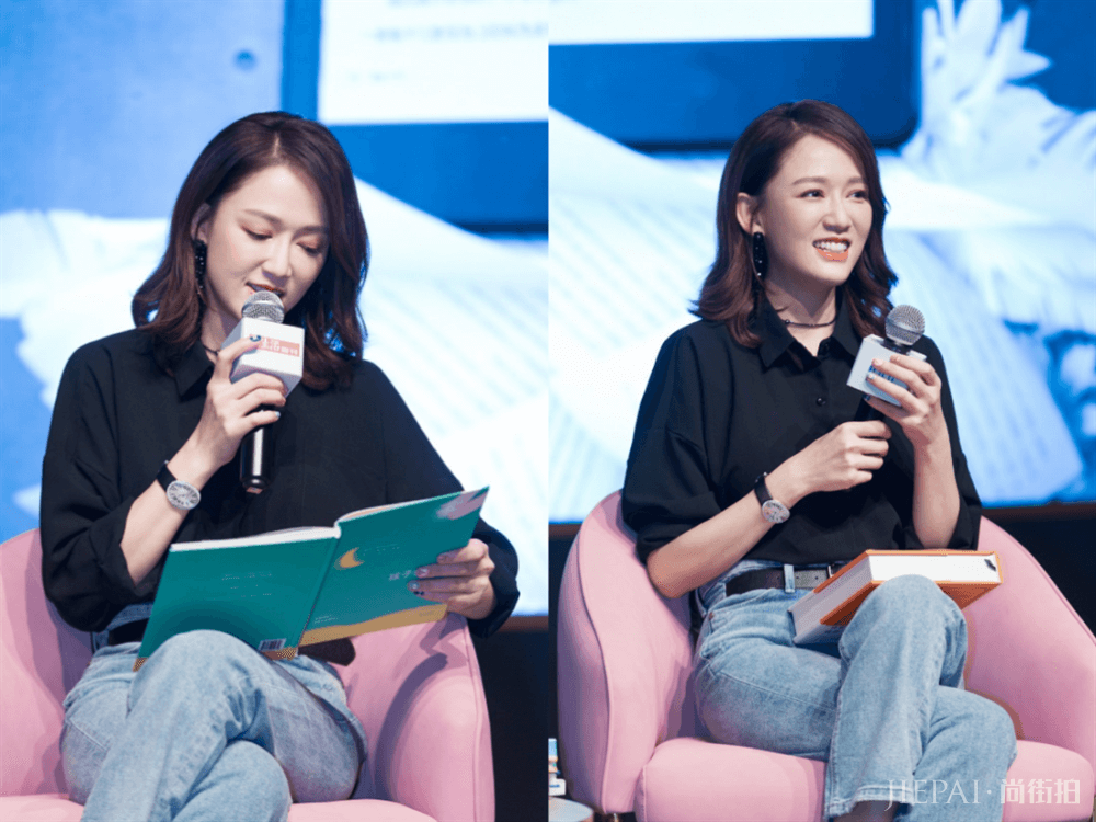 陈乔恩白色系穿搭干净减龄,少女发箍凸显少女感