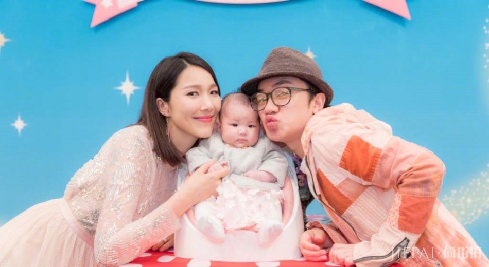 李亚男女儿近照曝光！长像酷似妈妈，王祖蓝愿望生够6个