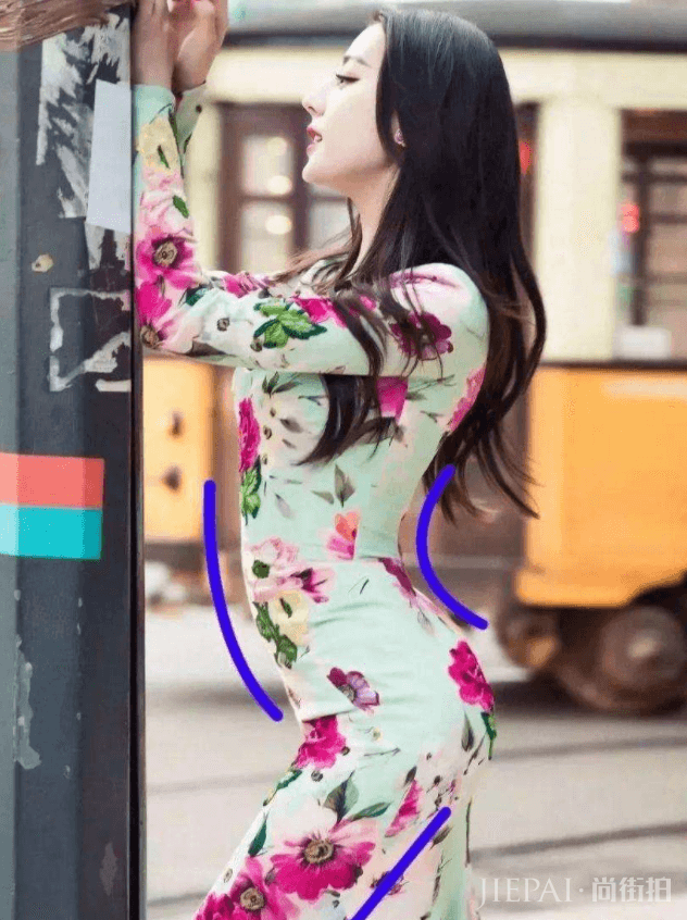 迪丽热巴的“蝴蝶臀”，只是看看就心动了