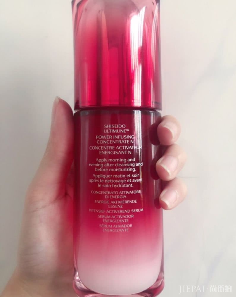 哪有什么逆生长，50岁许晴抗衰老的秘密是保养，这些精华记好咯