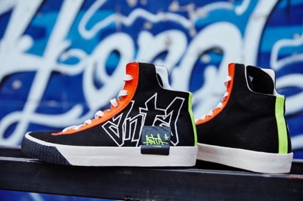 STYLE WAR安踏青年系列掀起涂鸦新潮!Bombing Street 涂鸦大师Stash携热点新品强势登陆