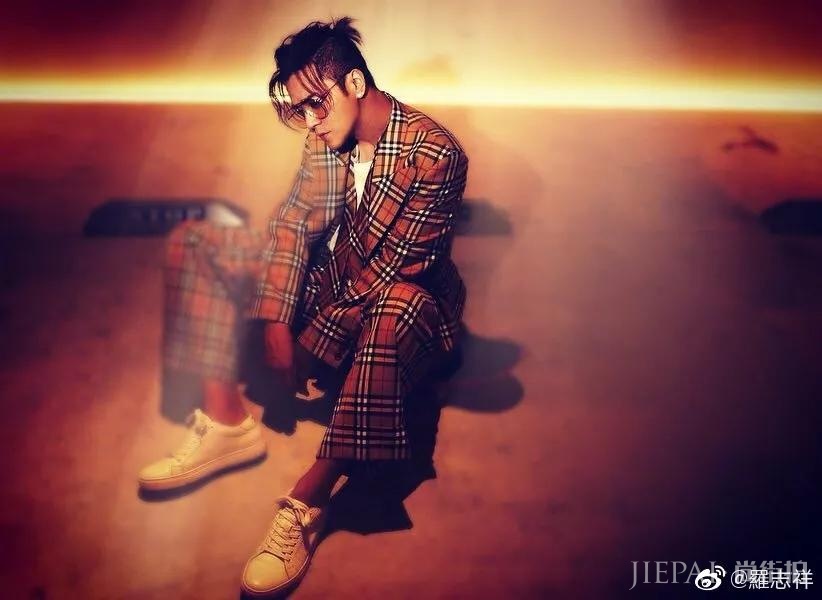 正和女友庆生，甜上热搜，却被曝出轨14岁网红？