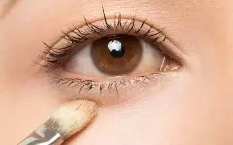 卧蚕有多重要？教你画女神标配卧蚕眼妆