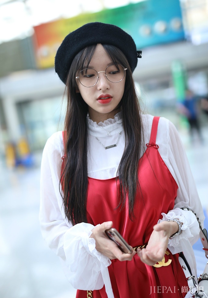 帽子便宜百搭的时尚单品,运动风出游装,还你一个清新自然的夏天