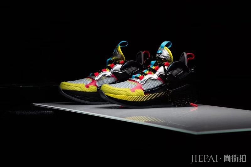 New Balance 新款跑鞋现已发售!多彩缤纷的配色想低调都不行!