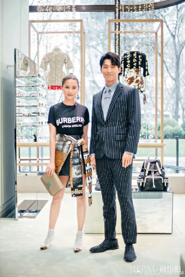 与窦骁官宣恋情四月,何超莲爱得火热探班男友,剧组人员见惯不怪