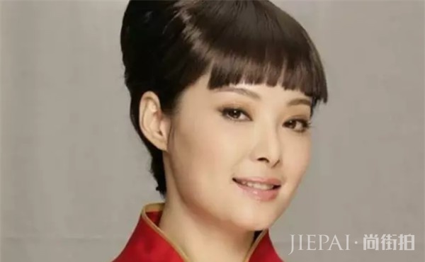 “路人缘”最差的4位女星，黑粉比都粉丝多，她靠结婚成功翻身！