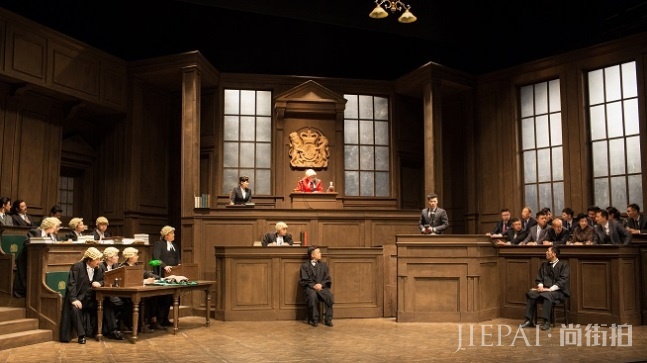 《无人生还》招募“陪审团”,迎来500多人竞争,话剧观众爱演的心是藏不住的