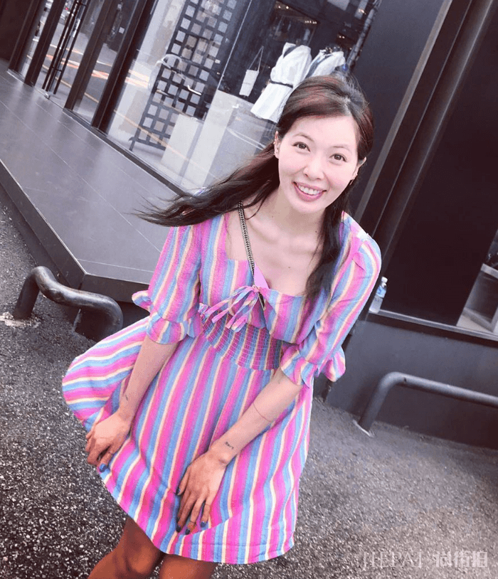 泫雅晒素颜照，真容公开如“整容”，一下老十岁像邻家大婶