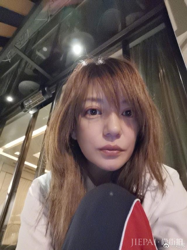 黄晓明夸赵薇“明学”优秀反被骂，网友：讽刺你，居然看不出来？