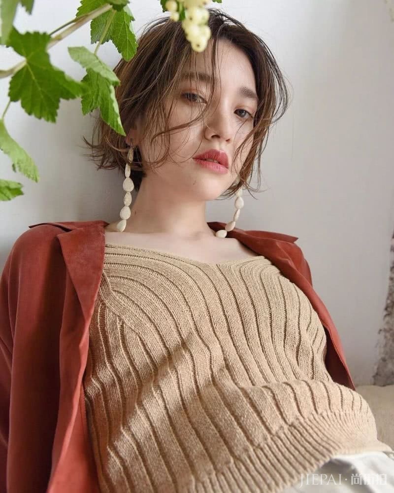 清爽无刘海的日系发型，气质加分妥妥的