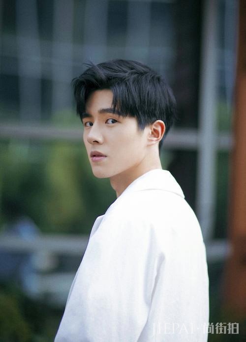 宋祖儿太耿直了吧,节目中吐槽刘昊然全剧组最丑,头围大的像锅