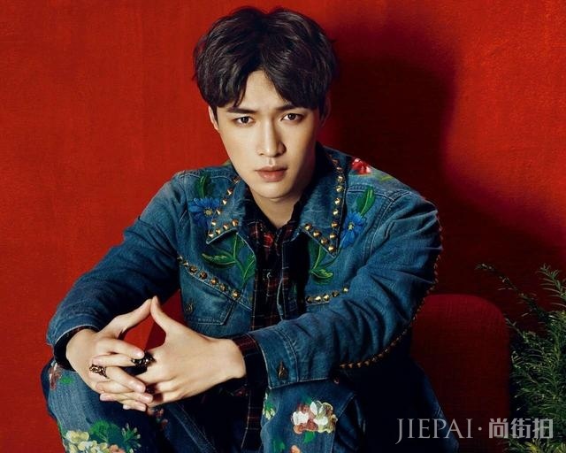 奢侈品代言成烫手山芋？林允抢占先机解约，张艺兴：干啥都挨骂我太难了