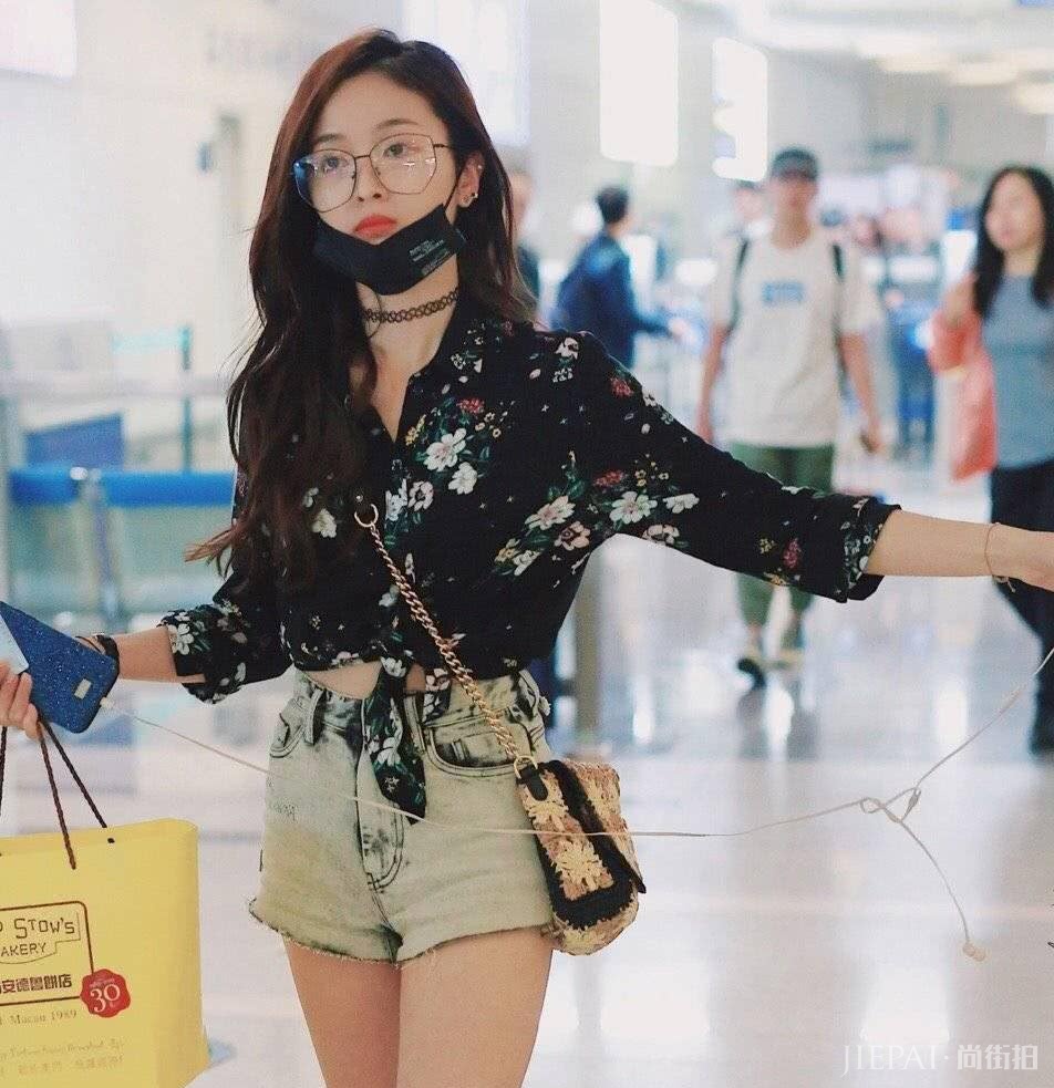 初恋系风格怎么穿?学吴宣仪妥妥的