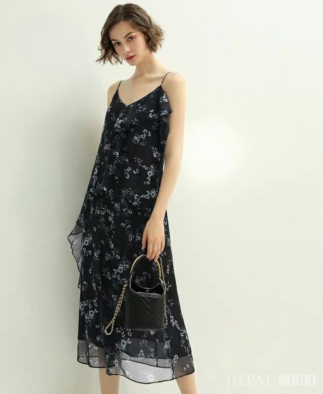 吊带连衣裙,端庄婉约有魅力