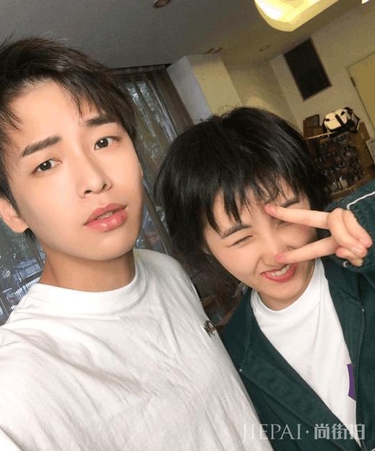戏里兄妹相称，戏外俩人日常“互怼”粉丝催促请“原地结婚”
