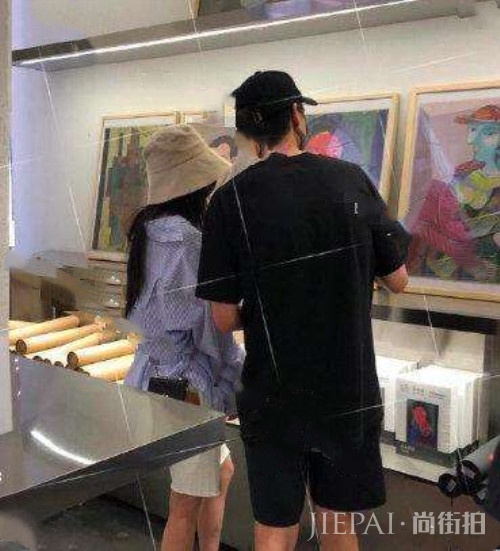 网曝魏大勋曾探班杨幂,两人将合拍新戏,被曝同框为新剧铺垫