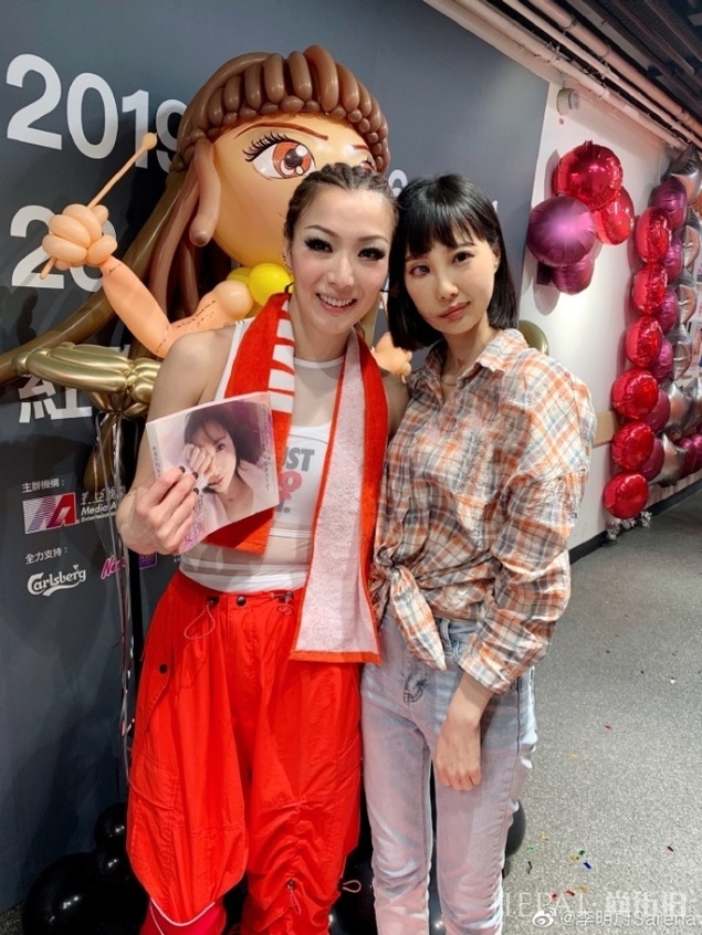 女歌手抗癌7年癌细胞扩散致面部瘫痪无法闭眼，为活命决定做手术