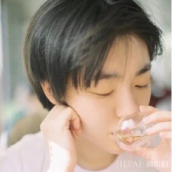 2019夏天流行的这10款发型，既清爽还显脸小