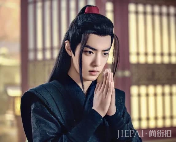 肖战《红秀》预售服务器崩了!格子衫少年超清爽,他才是今夏顶流