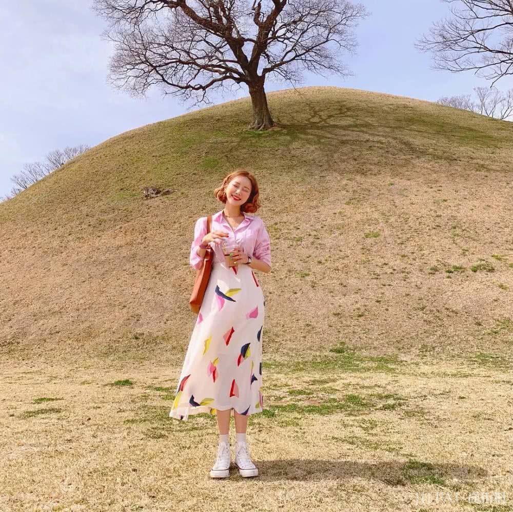 掌握这几个穿搭技巧,不穿鞋也能让你显高显瘦