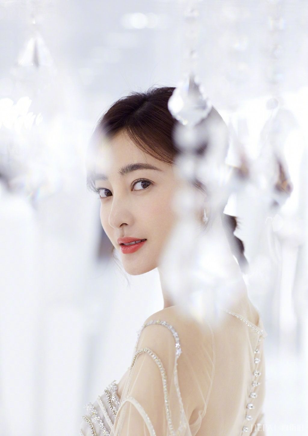 王丽坤与陌生男子亲密照曝光,疑似新恋情 网友:该哭的是林更新