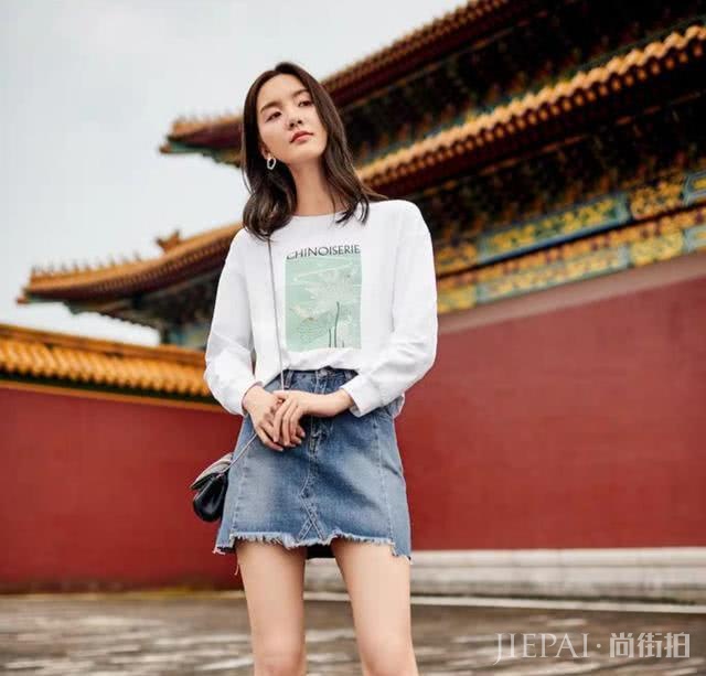 绽放活力,圆领卫衣玩转初秋混搭