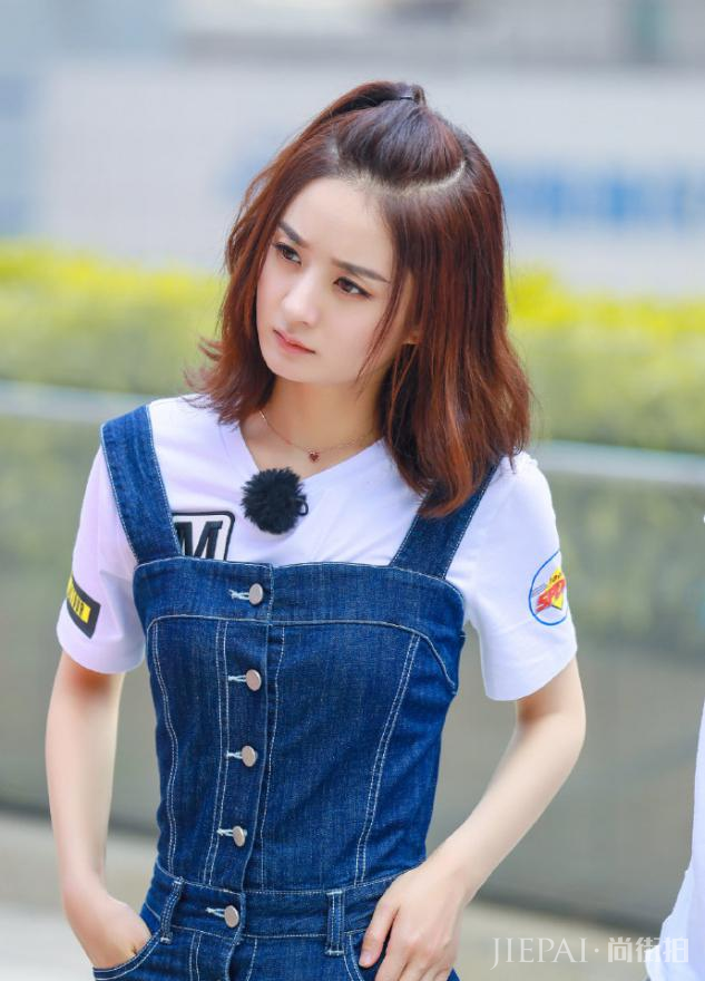 女明星示范，头发扎一半留一半，这些发型好打理还时髦