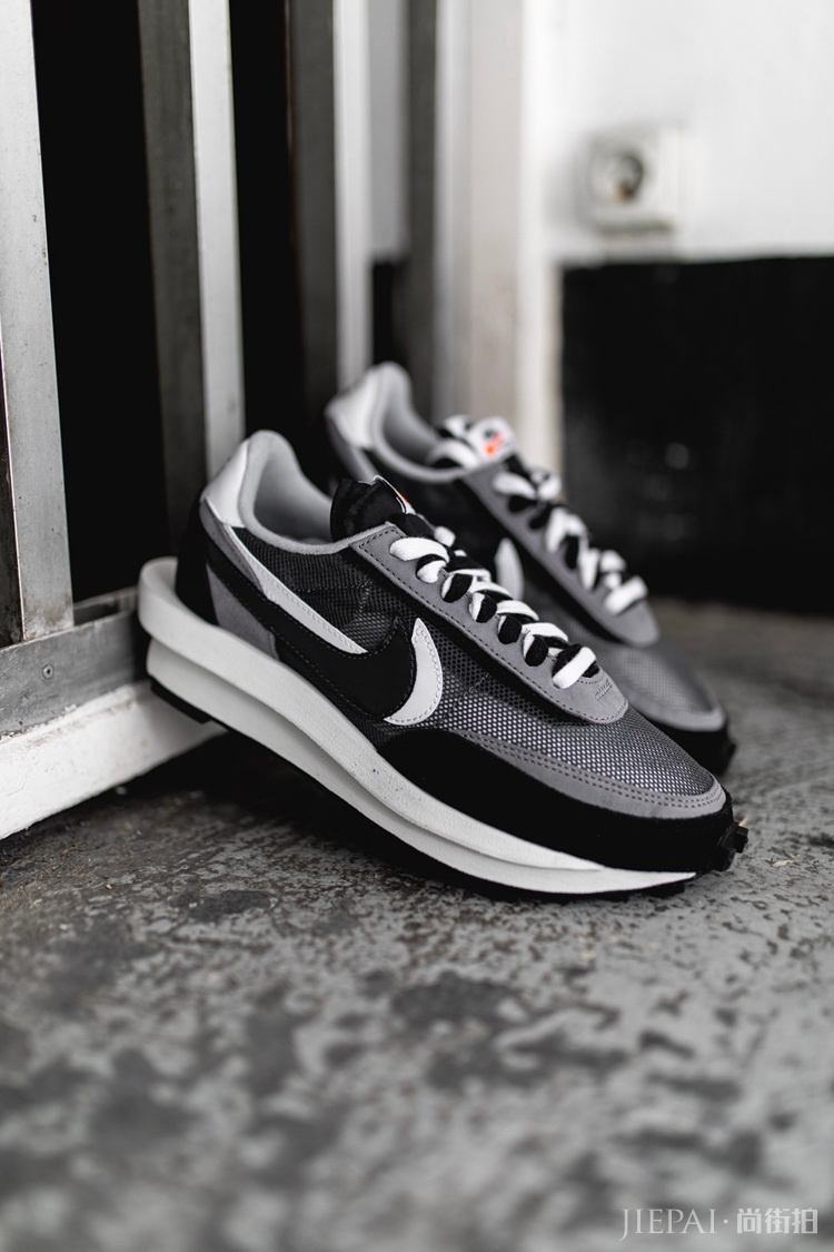 黑灰 Sacai x Nike LDWaffle 再曝实物图！更多细节更多心动！