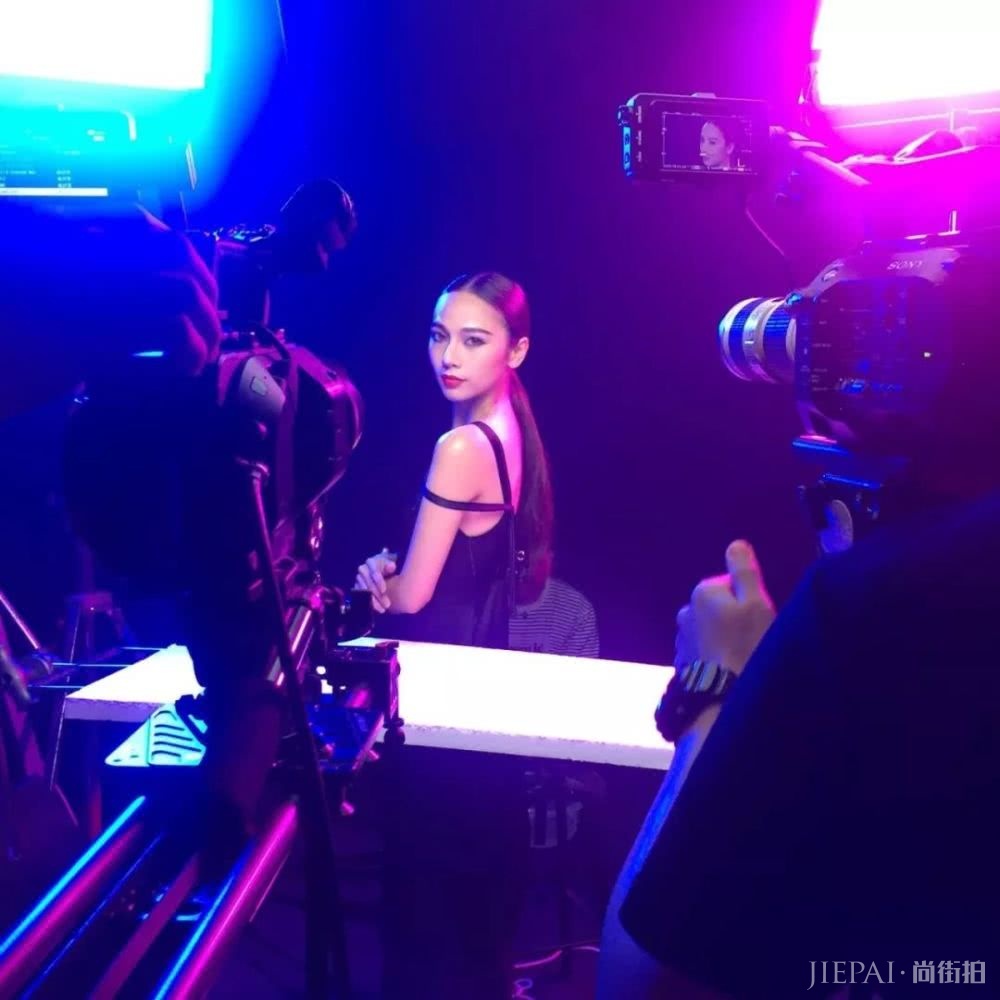 当90后模特遭遇“潜规则”：能不能红，我早就放弃了