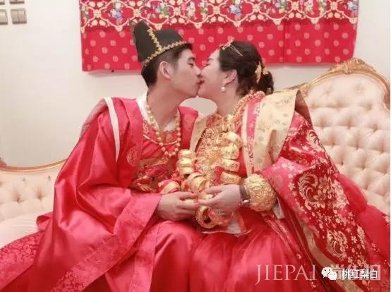 曾跟AB是“嫩模小姐妹”,如今嫁豪门接好戏,口碑甩姐妹几条街