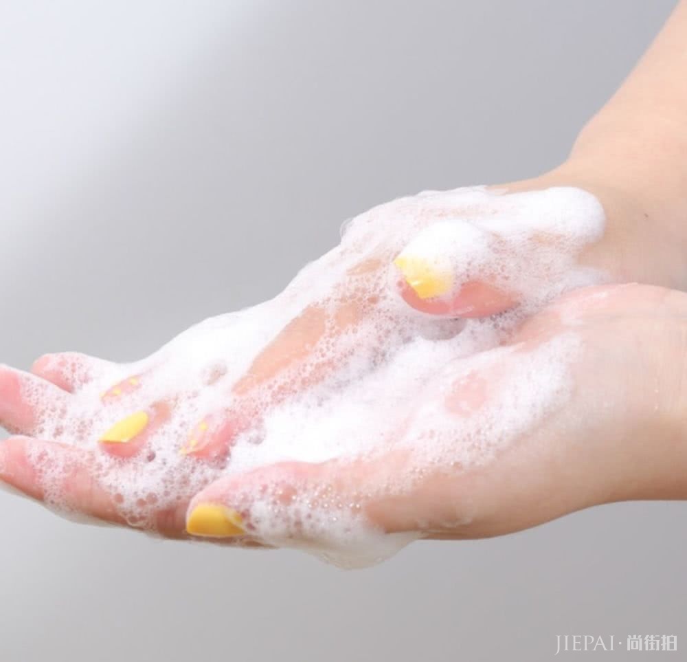 拒绝毛糙，如何让头发又黑又亮？这些护发技巧可要收好哟