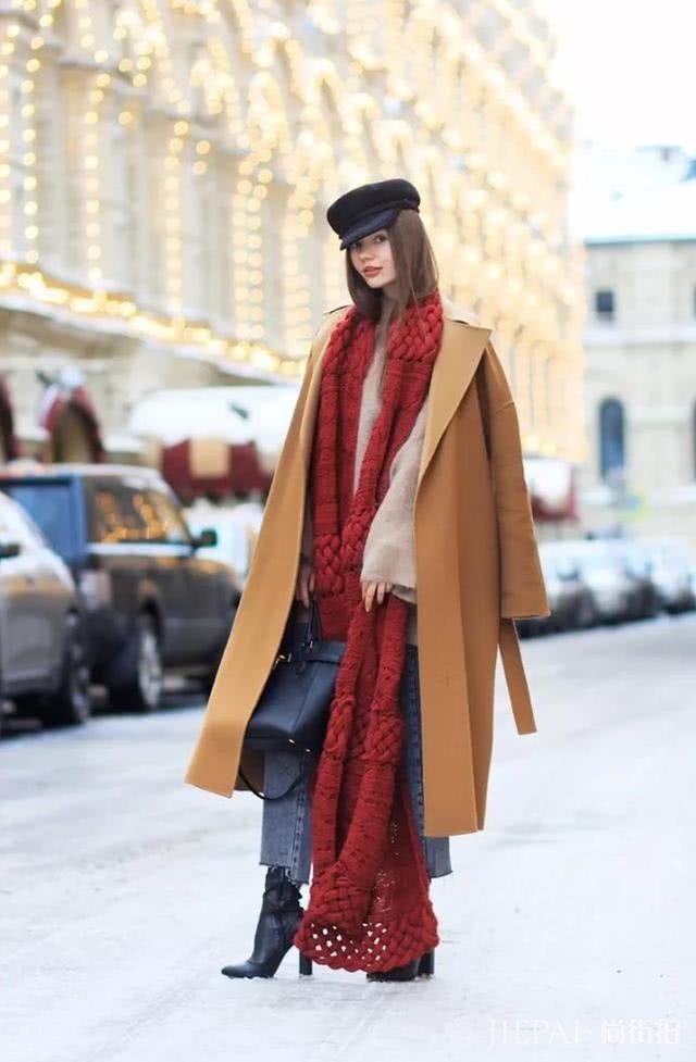 欧美街拍示范：美女们都爱焦糖色，你会穿它吗？