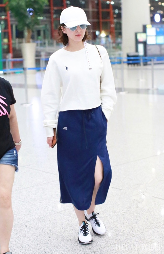 探索刘诗诗满分气质的奥秘，让你轻松养成优雅干练系