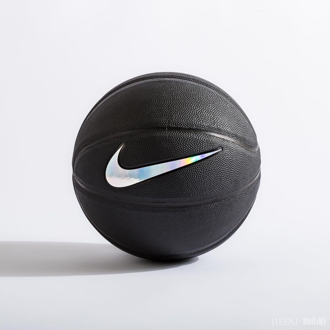 不止球鞋惹眼,UNDEFEATED x NIKE全新联名周边单品发布!