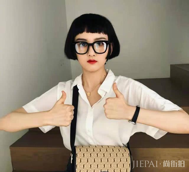 不涂红唇穿上公主裙也不够高级,热巴倪妮的初秋美妆技巧学起来