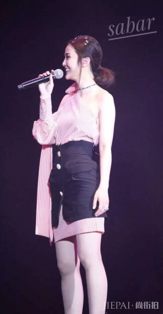 秋天衣服怎么穿?越“不正经”才越是时髦