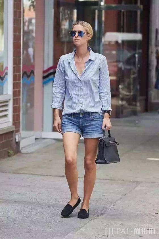 欧美街拍 立秋后穿长袖衬衫最好看，这5种搭配时髦又显气质